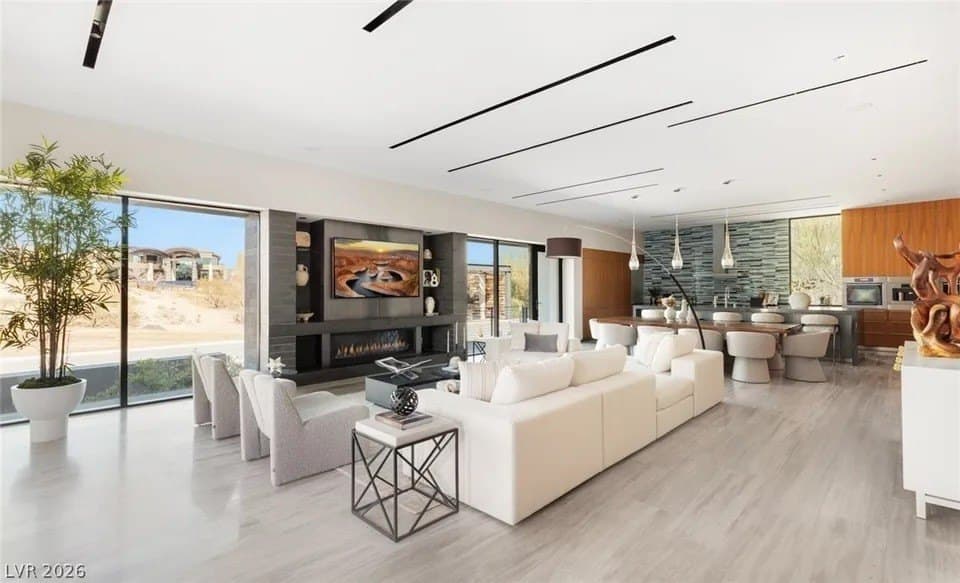 Luxury Desert Shift: The $11.3M Bet on Unique Design in Summerlin's Ma